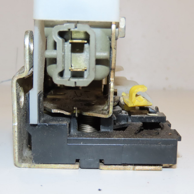 Serrure porte arg occasion RENAULT CLIO II Phase 1 03-1998->06-2001 1.4i 8v 75ch 7701469940 4