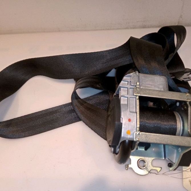 Ceinture arrière gauche occasion RENAULT MEGANE III Phase 1 11-2008->01-2012 1.6i 16v 110ch 888410013R 2