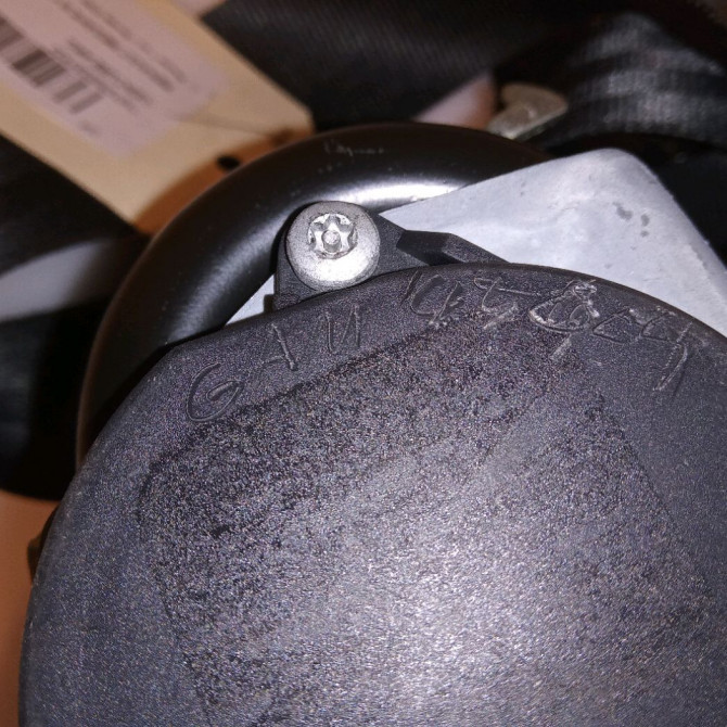 Ceinture arrière gauche occasion RENAULT MEGANE III Phase 1 11-2008->01-2012 1.6i 16v 110ch 888410013R 3