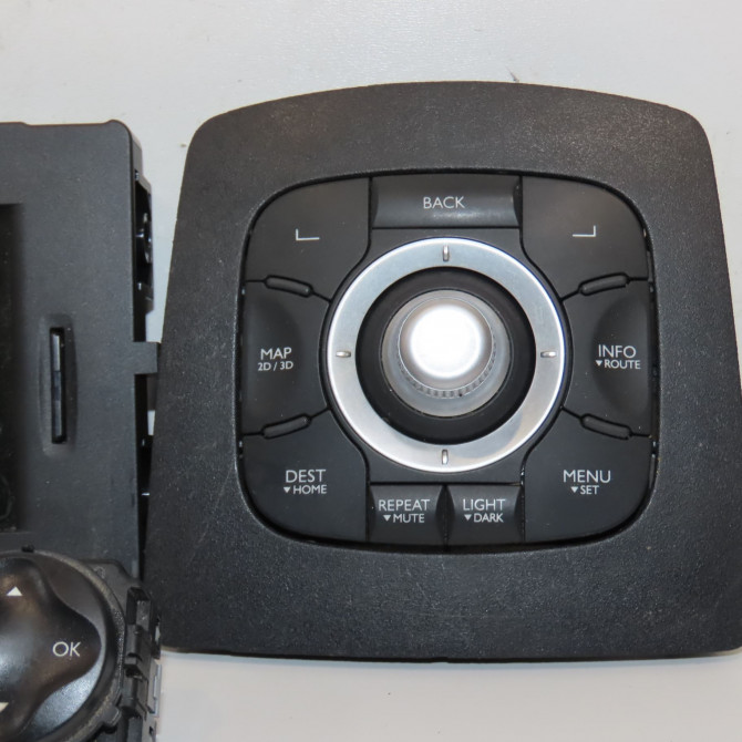 Autoradio occasion RENAULT SCENIC III Phase 2 12-2011->03-2013 1.5 DCI 110ch 281153992R 4