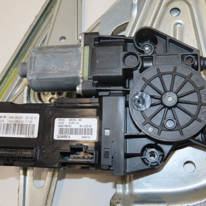 Mecanisme+moteur leve-glace avg occasion RENAULT MEGANE III Phase 3 10-2013->... 1.5 DCI 95ch 807216718R 3