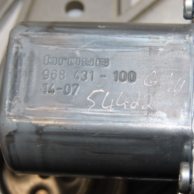 Mecanisme+moteur leve-glace avg occasion RENAULT MEGANE III Phase 3 10-2013->... 1.5 DCI 95ch 807216718R 5