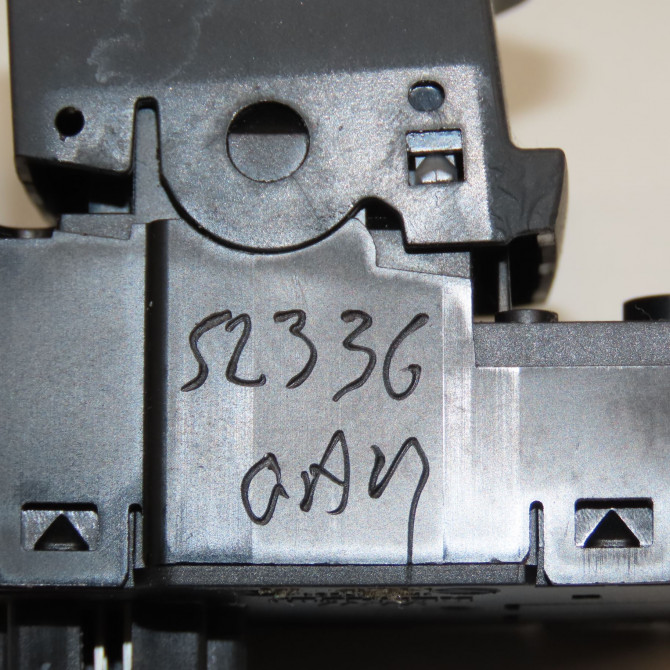 Interrupteur commande de frein a main occasion RENAULT SCENIC III Phase 1 04-2009->11-2011 1.5 DCI 110ch 4