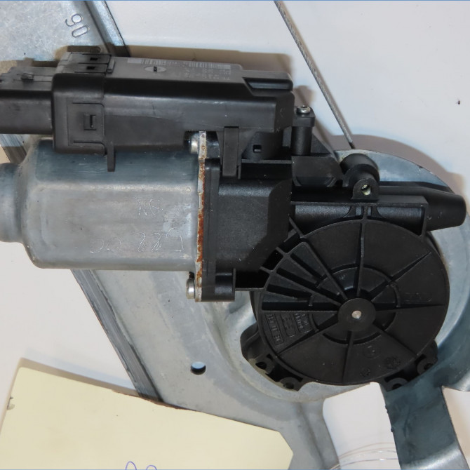 Mecanisme + moteur lève-glace avant droit occasion RENAULT SCENIC II Phase 2 09-2006->04-2009 2.0 DCI 150ch 8201010936 3