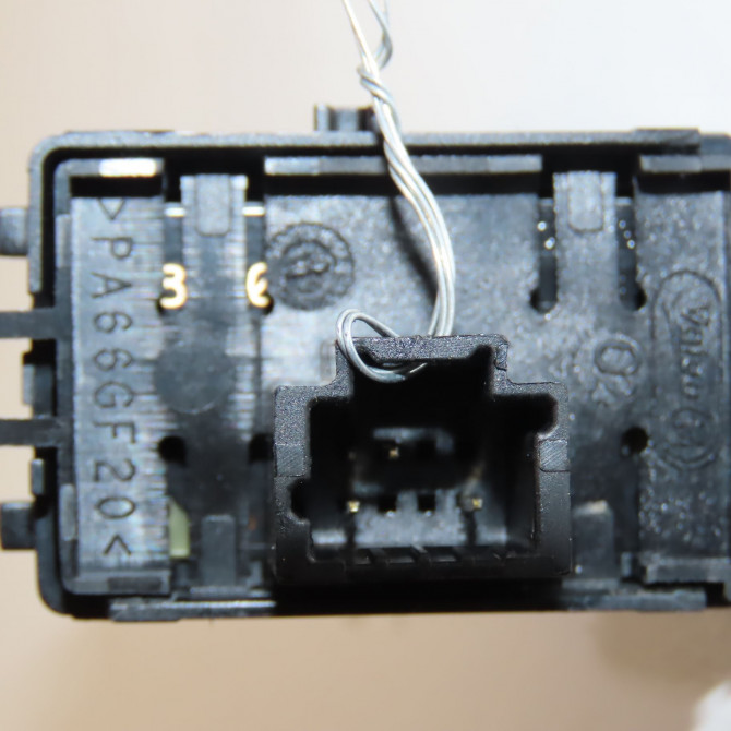 Commande lève-glace porte avant droite occasion RENAULT SCENIC III Phase 1 04-2009->11-2011 1.9 DCI 130ch 809607841R 3