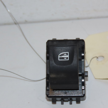 Commande lève-glace porte avant droite occasion RENAULT SCENIC III Phase 1 04-2009->11-2011 1.9 DCI 130ch 809607841R