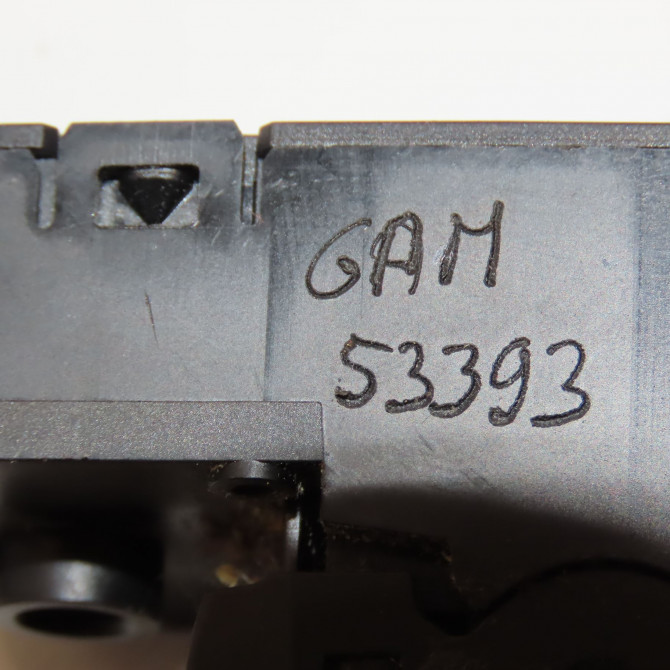 Interrupteur commande de frein a main occasion RENAULT SCENIC III Phase 1 04-2009->11-2011 1.9 DCI 130ch 5