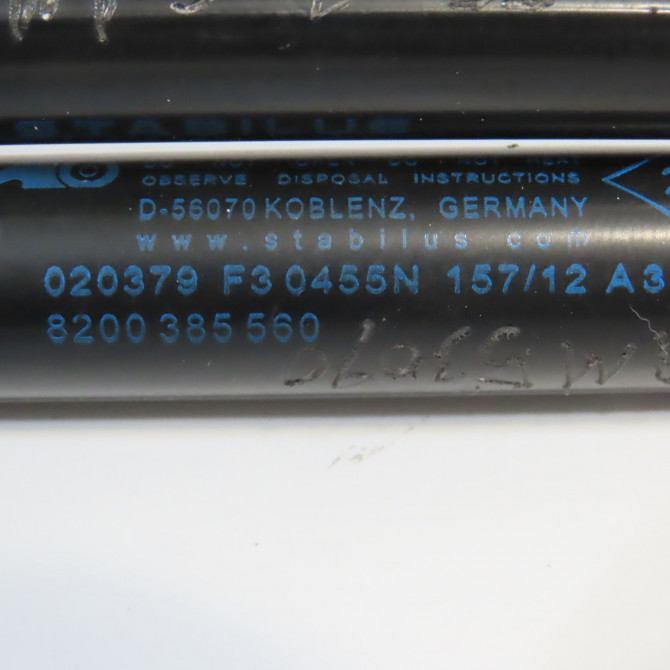 Verin droit hayon occasion RENAULT TWINGO II Phase 2 12-2011->12-2014 8200385560 2