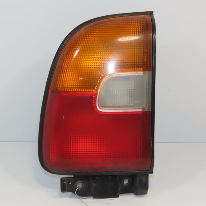 Feu arrière gauche occasion TOYOTA RAV4 I Phase 1 04-1995->04-1999 2.0 GX 129ch 8156042020 1