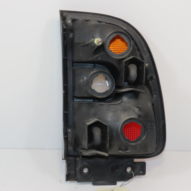 Feu arrière gauche occasion TOYOTA RAV4 I Phase 1 04-1995->04-1999 2.0 GX 129ch 8156042020 2