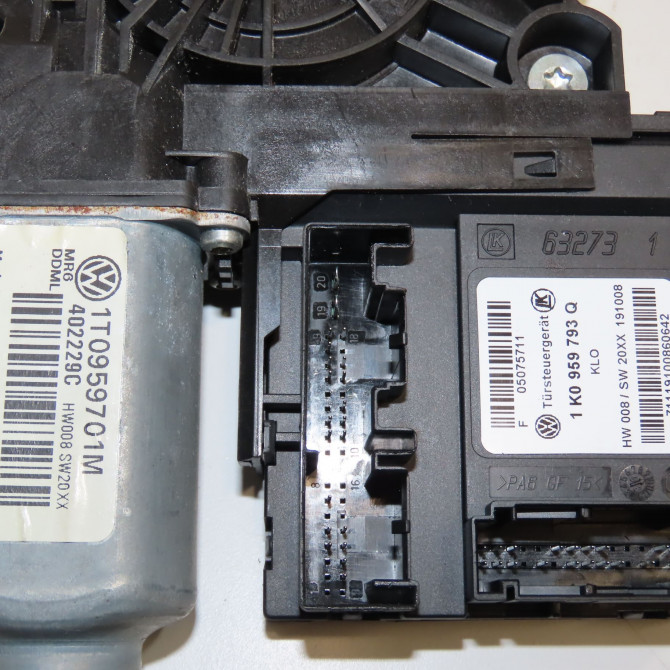 Mecanisme+moteur leve-glace avg occasion VOLKSWAGEN CADDY III Phase 1 03-2004->07-2010 1.9 TDI 105ch 2K2837729M 3