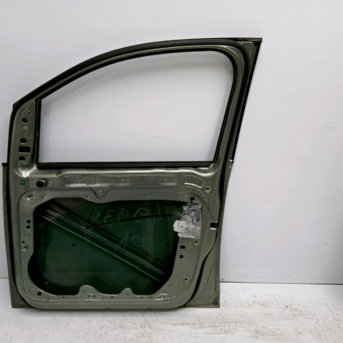 Porte avant droite occasion VOLKSWAGEN CADDY III Phase 1 03-2004->07-2010 1.9 TDI 105ch 2K0831056B 2