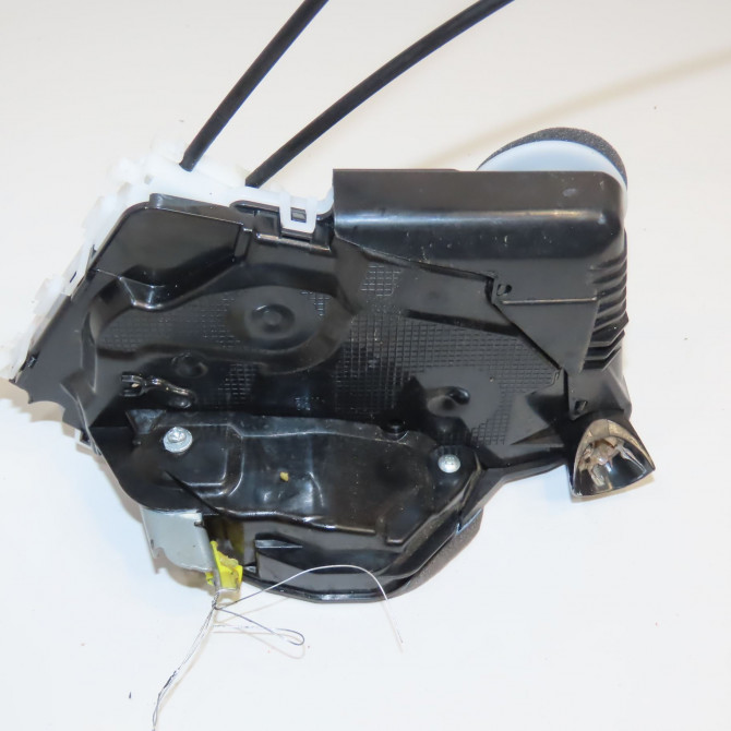 Serrure porte avg occasion TOYOTA YARIS III Phase 2 06-2014->... 1.5 100ch 690400D520 4