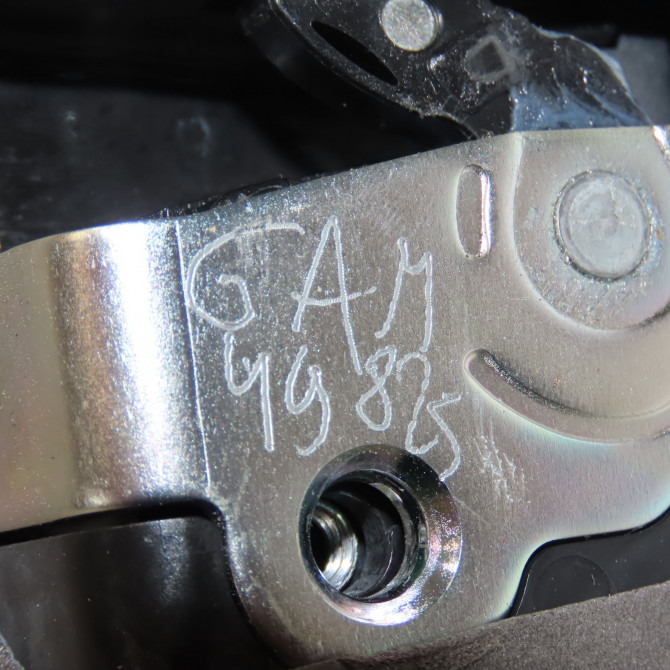 Serrure porte avg occasion TOYOTA YARIS III Phase 2 06-2014->... 1.5 100ch 690400D520 6