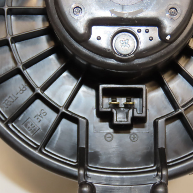 Ventilateur de chauffage occasion TOYOTA YARIS III Phase 2 06-2014->... 1.3 VVT-I 100ch 871030D101 3