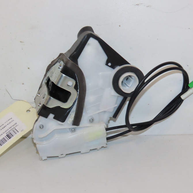 Serrure porte avg occasion TOYOTA YARIS III Phase 2 06-2014->... 1.3 VVT-I 100ch 690400D520 2