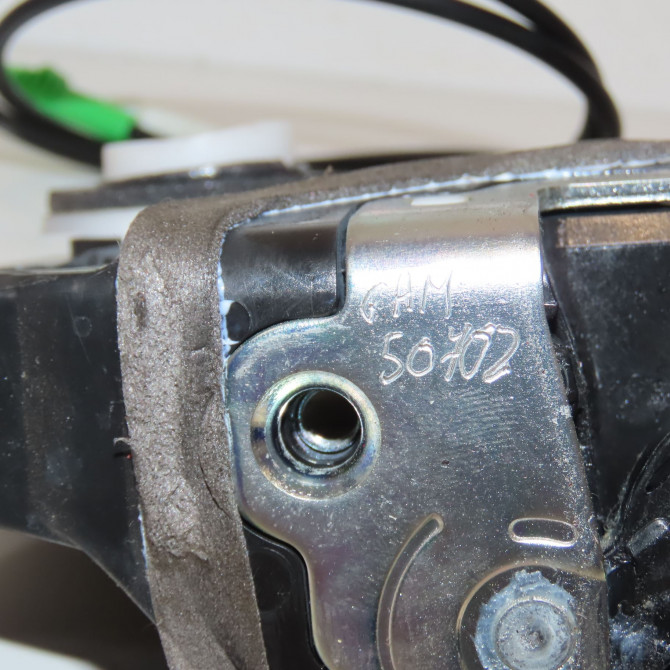 Serrure porte avg occasion TOYOTA YARIS III Phase 2 06-2014->... 1.3 VVT-I 100ch 690400D520 4