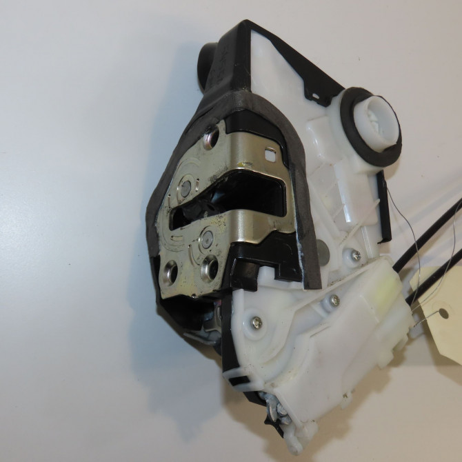 Serrure porte avg occasion TOYOTA YARIS III Phase 1 04-1995->04-1999 1.5 HYBRID 100ch 690400D520 1