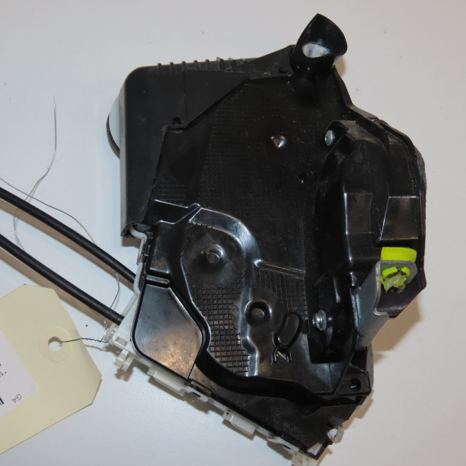 Serrure porte avg occasion TOYOTA YARIS III Phase 1 04-1995->04-1999 1.5 HYBRID 100ch 690400D520 2