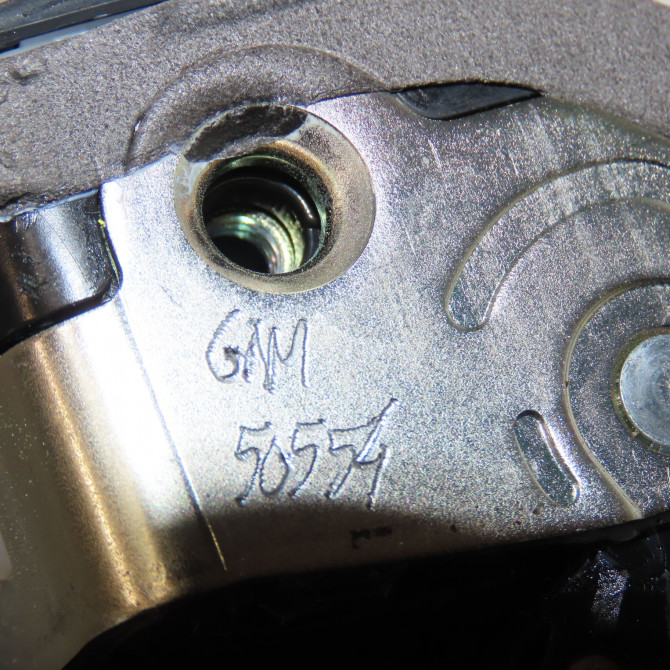 Serrure porte ard occasion TOYOTA YARIS III Phase 1 04-1995->04-1999 1.5 HYBRID 100ch 690500D320 6