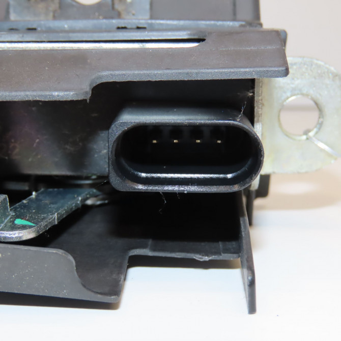 Serrure hayon occasion VOLKSWAGEN GOLF V 5M0827505H9B9 3