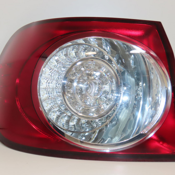 Feu arrière gauche occasion VOLKSWAGEN GOLF V 5M0945095N 1