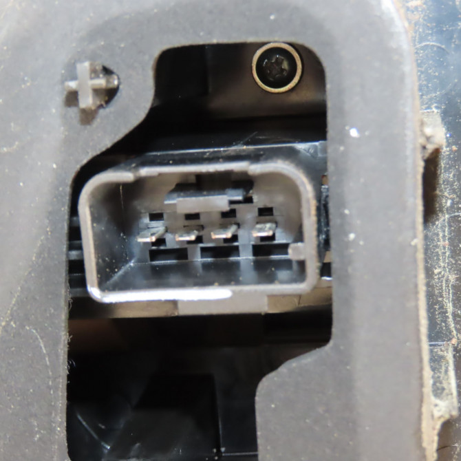 Feu arrière gauche occasion VOLKSWAGEN GOLF V 5M0945095N 3