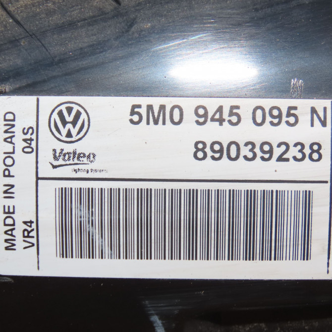 Feu arrière gauche occasion VOLKSWAGEN GOLF V 5M0945095N 4