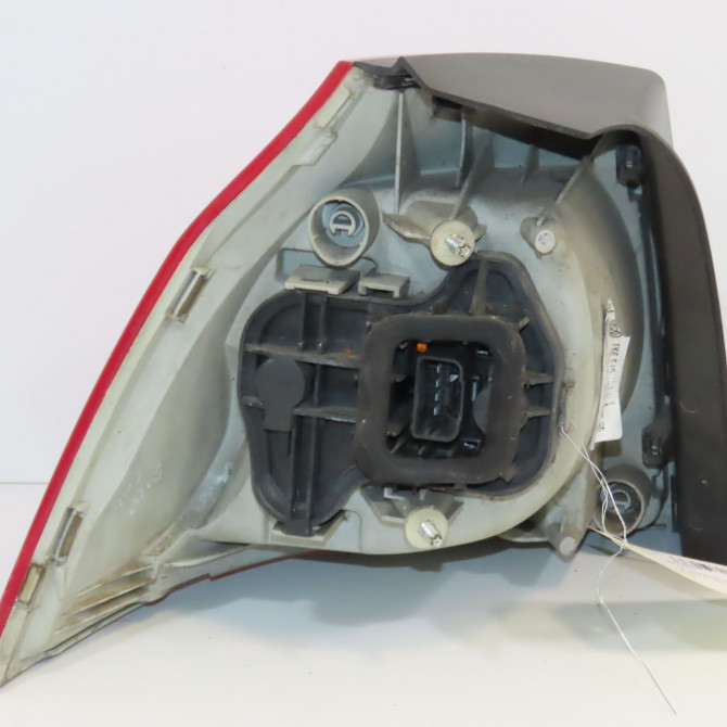 Feu arrière droit occasion VOLKSWAGEN GOLF V Phase 1 11-2003->10-2008 1.9 TDI 90ch 1K6945096AA 2