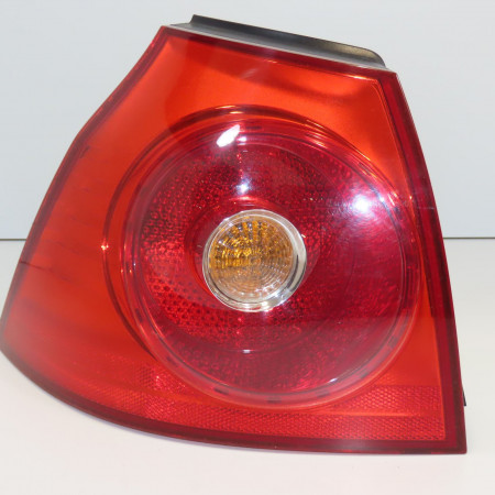 Feu arrière droit occasion VOLKSWAGEN GOLF V Phase 1 11-2003->10-2008 1.9 TDI 105ch 1K6945096T