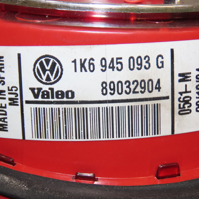 Feu arrière interieur gauche occasion VOLKSWAGEN GOLF V Phase 1 11-2003->10-2008 1.9 TDI 105ch 1K6945093E 4