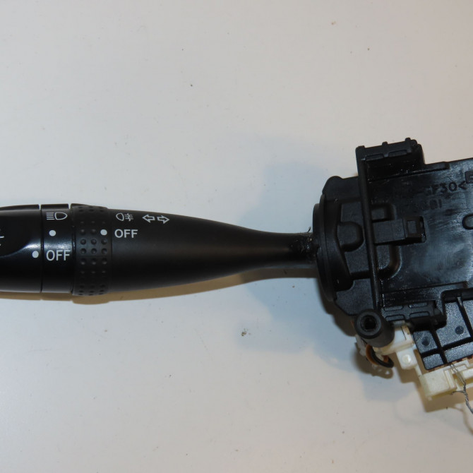 Commande clignotant occasion TOYOTA YARIS I Phase 2 03-2003->12-2005 1.3i 87ch 841400D010 1