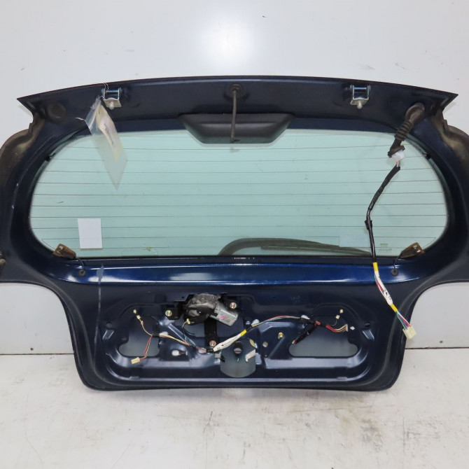 Hayon occasion TOYOTA YARIS I Phase 2 03-2003->12-2005 1.3i 87ch 670050D020 2