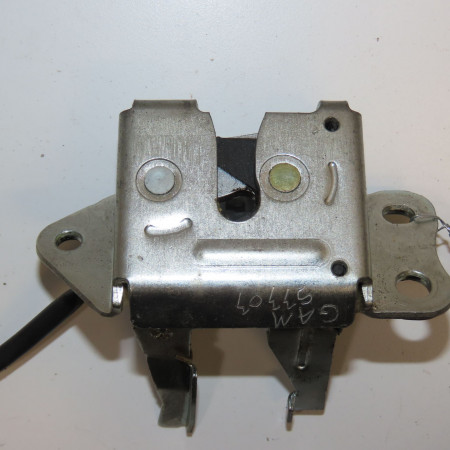 Serrure hayon occasion TOYOTA YARIS I Phase 2 03-2003->12-2005 1.3i 87ch 693500D031