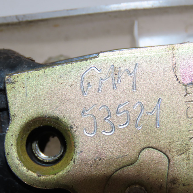 Serrure porte avg occasion TOYOTA RAV4 I Phase 1 04-1995->04-1999 2.0 GX 129ch 6904042101 6