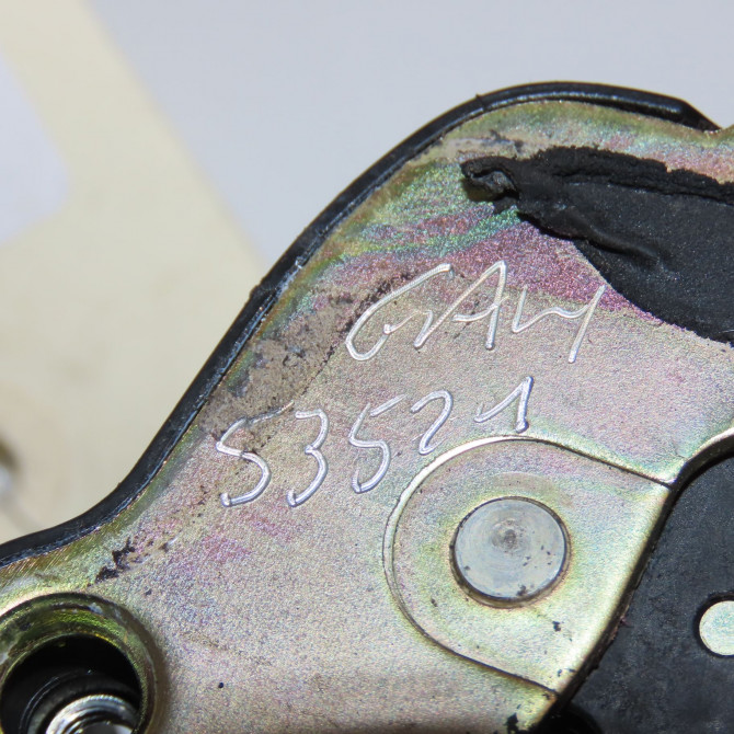 Serrure porte ard occasion TOYOTA RAV4 I Phase 1 04-1995->04-1999 2.0 GX 129ch 6905042011 4