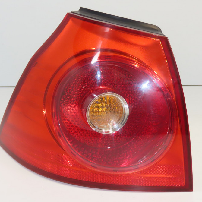 Feu arrière gauche occasion VOLKSWAGEN GOLF V Phase 1 11-2003->10-2008 1.9 TDI 105ch 1K6945095AA 1