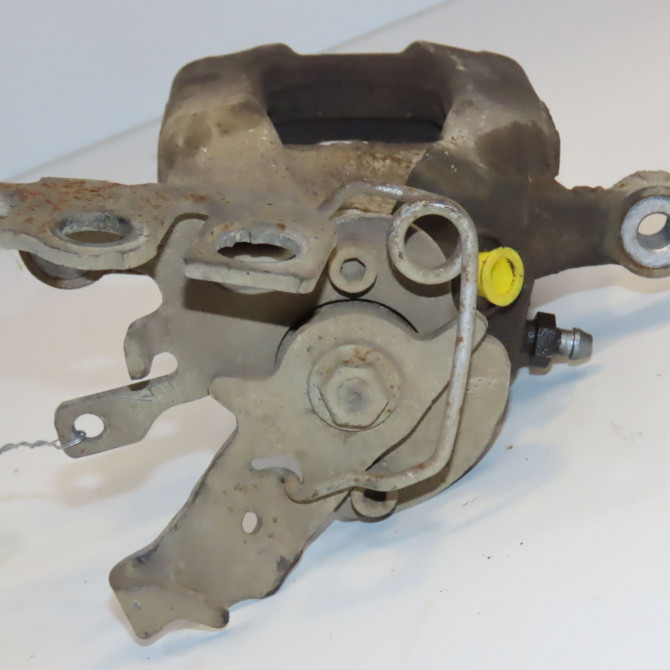 Etrier de frein arrière droit occasion VOLKSWAGEN CADDY III Phase 1 04-1995->04-1999 1.6 TDI 102ch 2K5615424 3