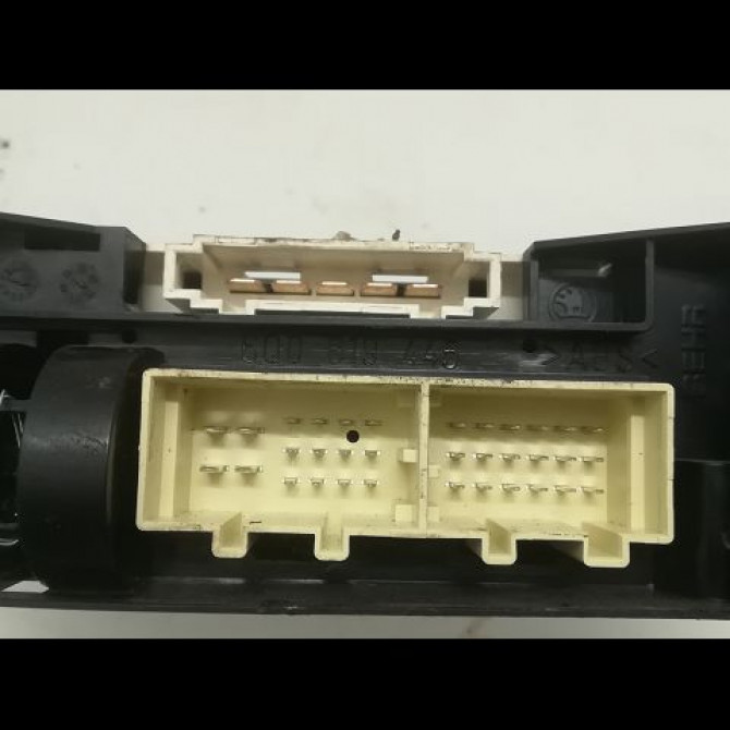 Commande de chauffage occasion VOLKSWAGEN POLO V POLO V Phase 1 2009-09-01->2014-05-31 1.2 TDI 75ch 6R0820045N 3