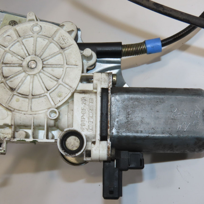 Mecanisme+moteur leve-glace avg occasion VOLKSWAGEN POLO III Phase 1 10-1994->11-1999 1.4 6N4837461 3