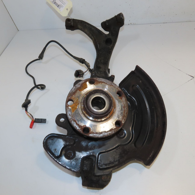 Moyeu avd occasion VOLKSWAGEN PASSAT IV Phase 2 10-2000->03-2005 1.9 TDI 100ch 8D0407615E 1