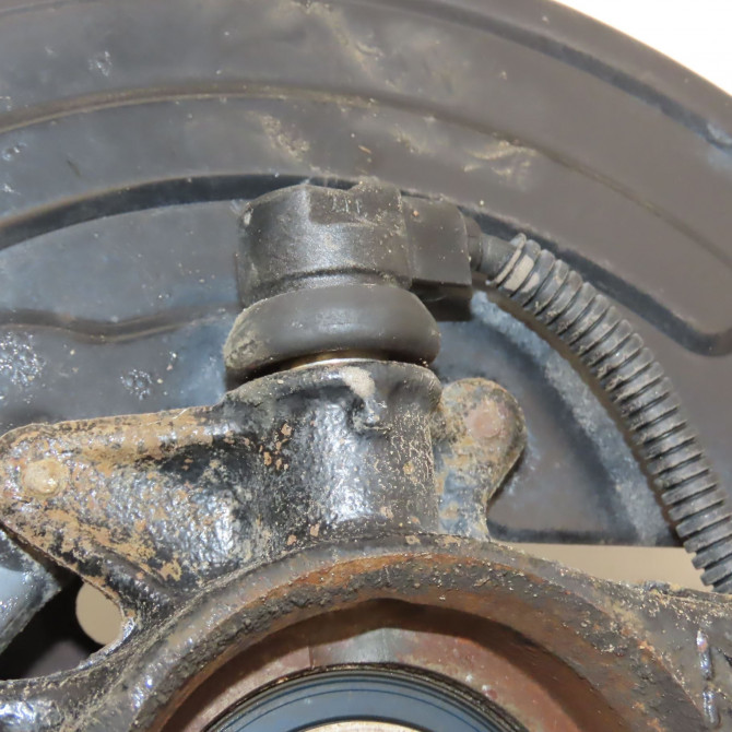 Moyeu avd occasion VOLKSWAGEN PASSAT IV Phase 2 10-2000->03-2005 1.9 TDI 100ch 8D0407615E 3