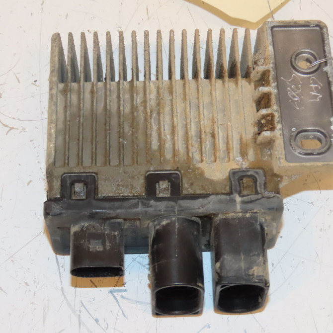 Boitier de préchauffage occasion VOLKSWAGEN TRANSPORTER V Phase 1 06-2003->08-2009 1.9 TDI 85ch 2