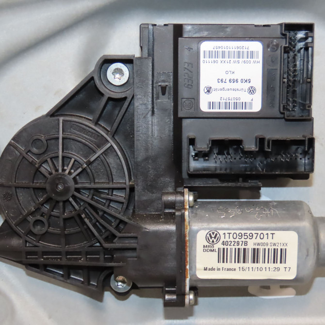 Mecanisme+moteur leve-glace avg occasion VOLKSWAGEN TOURAN II Phase 1 09-2010->12-2015 1T1837461B 3