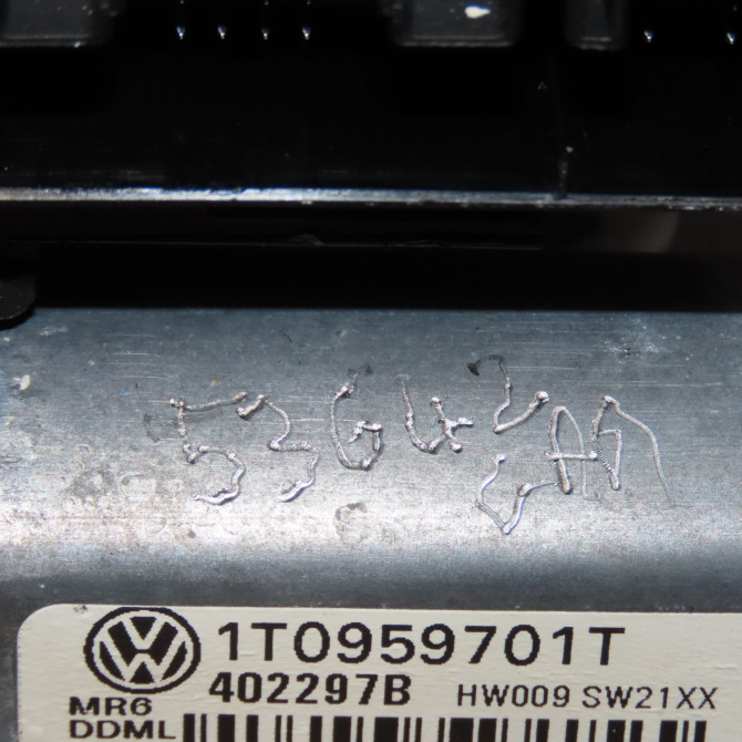 Mecanisme+moteur leve-glace avg occasion VOLKSWAGEN TOURAN II Phase 1 09-2010->12-2015 1T1837461B 7