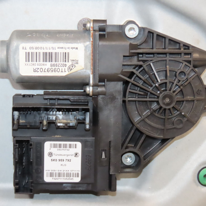 Mecanisme + moteur lève-glace avant droit occasion VOLKSWAGEN TOURAN II Phase 1 09-2010->12-2015 1T1837462B 3