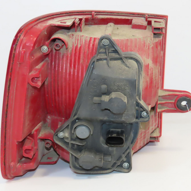 Feu arrière droit occasion VOLKSWAGEN TOURAN II Phase 1 09-2010->12-2015 1T0945096R 2