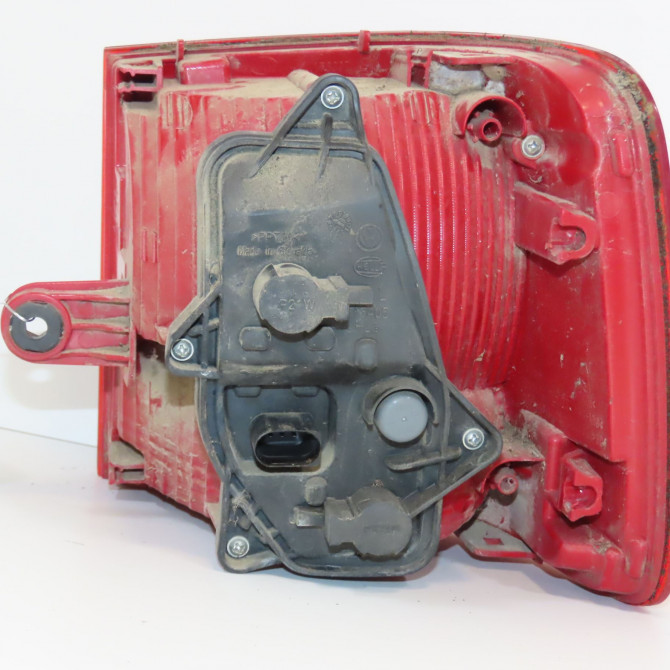 Feu arrière gauche occasion VOLKSWAGEN TOURAN II Phase 1 09-2010->12-2015 1T0945095R 2