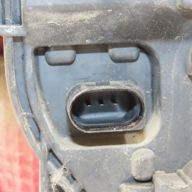 Feu arrière gauche occasion VOLKSWAGEN TOURAN II Phase 1 09-2010->12-2015 1T0945095R 3