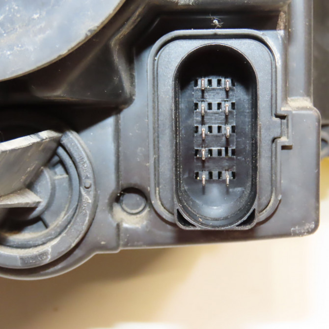 Phare gauche occasion VOLKSWAGEN GOLF V Phase 1 11-2003->10-2008 1.4i 75ch 1K6941029C 3